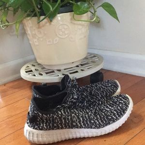 Black and white sneakers size 7.5